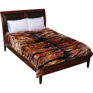 Wyndham House Tiger Print Heavy Luxury Blanket
