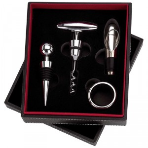 Wyndham House 4pc Wine Set in Storage Case